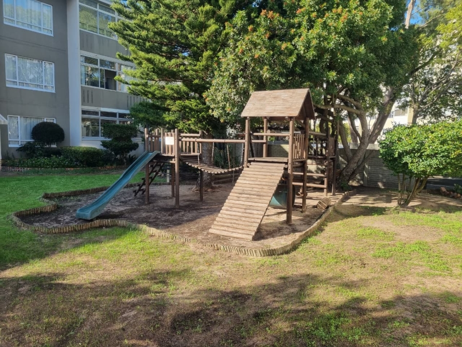 2 Bedroom Property for Sale in Claremont Western Cape